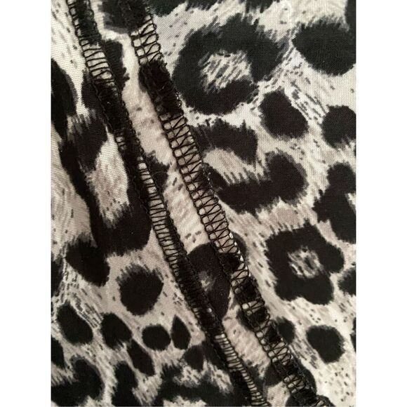 Isabella Rodriguez women’s animal print Flowy 2 front pocket tunic S/medium - Picture 3 of 4